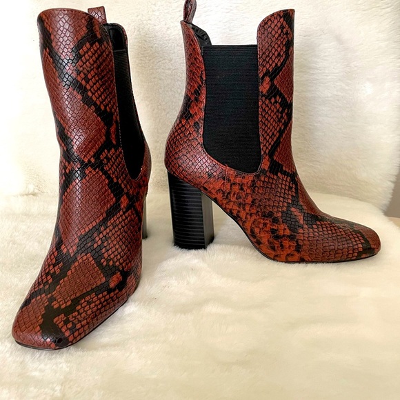 EXPRESS Snake Print Booties - Picture 9 of 12
